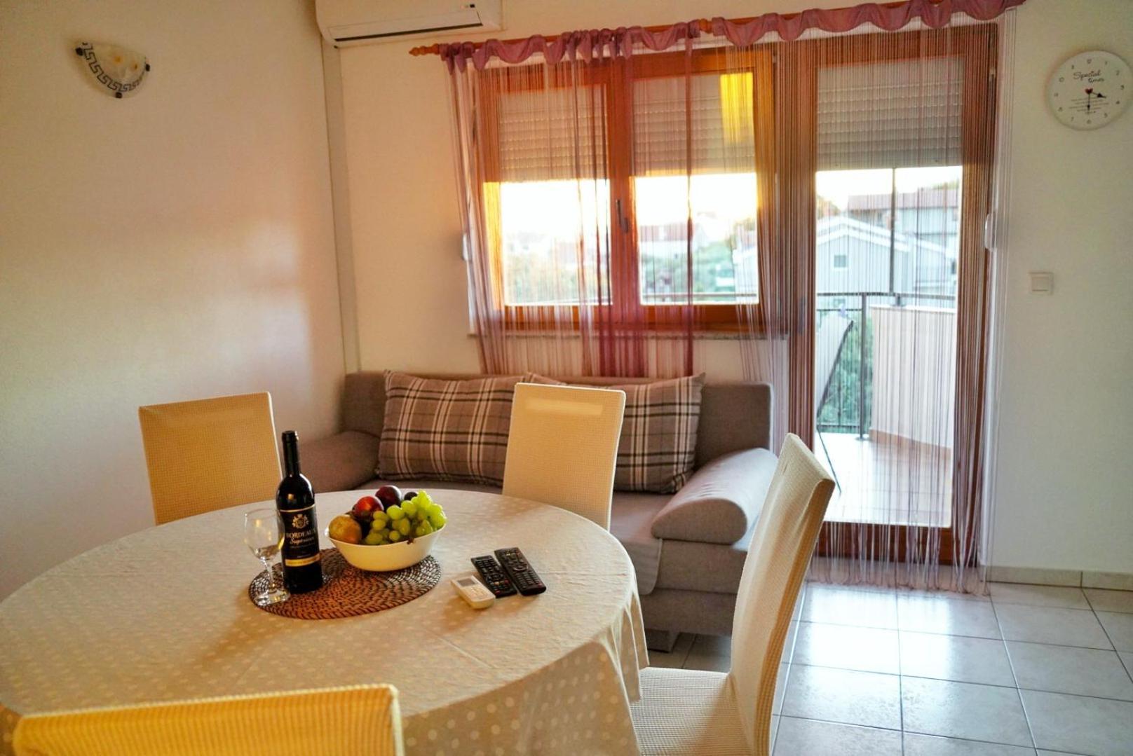 Apartament Jukic Sveti Filip i Jakov Exteriör bild