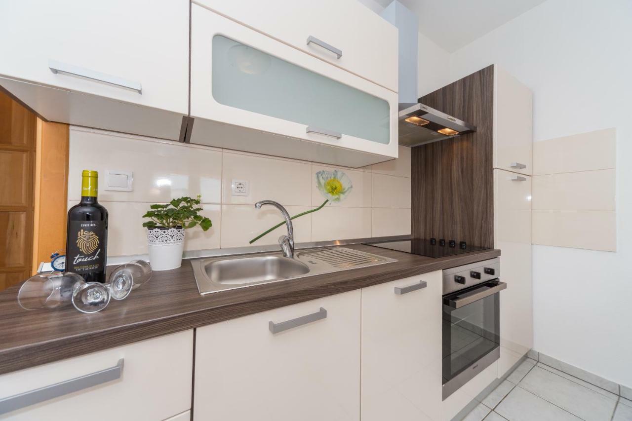 Apartament Jukic Sveti Filip i Jakov Exteriör bild